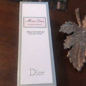Miss Dior blooming bouquet roller pearl